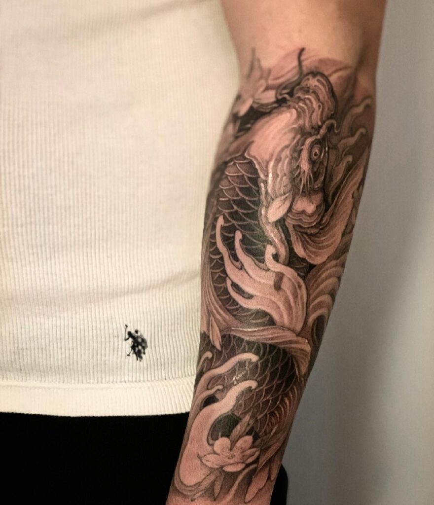 Hình Xăm Mệnh Thủy: Bí Quyết Thu Hút May Mắn và Tài Lộc 176055270 284471573280894 7417859817340446653 n