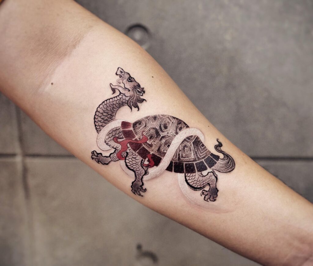 Hình Xăm Mệnh Thủy: Bí Quyết Thu Hút May Mắn và Tài Lộc 210808315 348600466917990 9002070715886567636 n