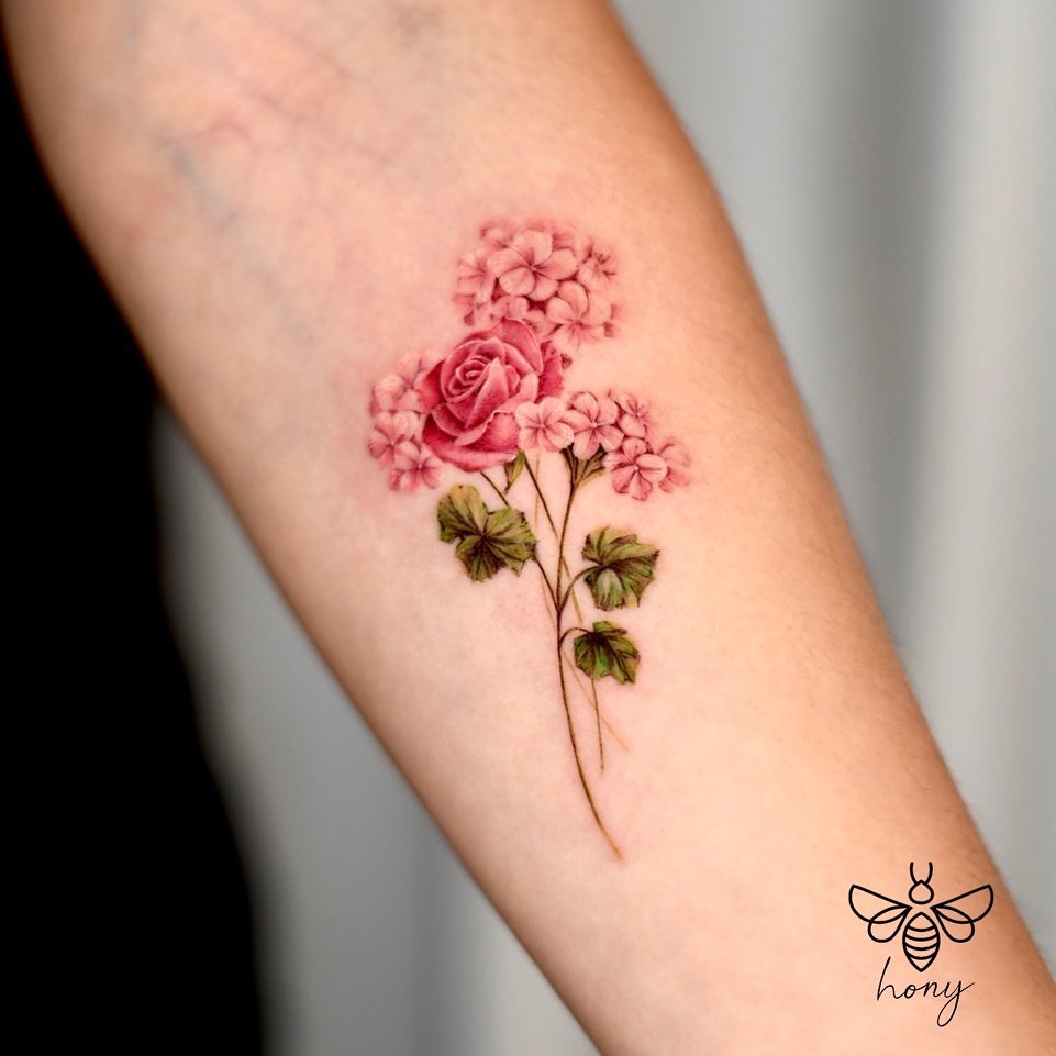99+ Hình Xăm Bông Hoa Mini Đẹp – Xu Hướng Nghệ Thuật & Ý Nghĩa Sâu Sắc 2025 294535324 759572598519768 501536804566373072 n