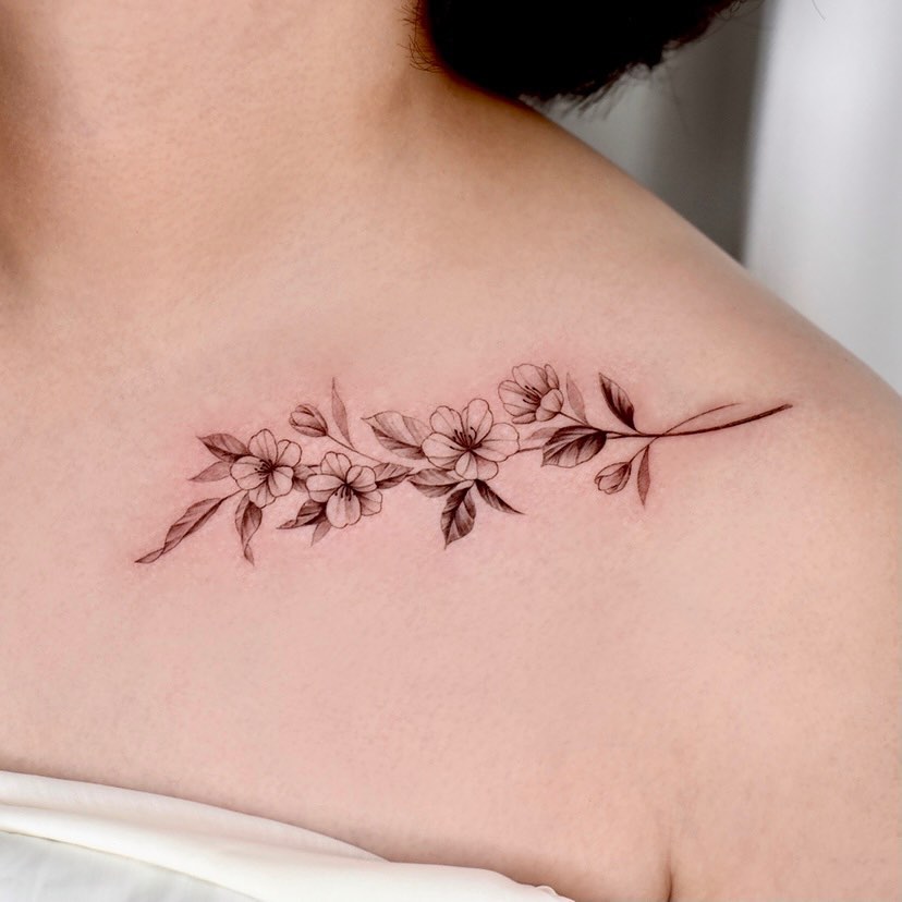 99+ Hình Xăm Bông Hoa Mini Đẹp – Xu Hướng Nghệ Thuật & Ý Nghĩa Sâu Sắc 2025 297636980 785909045790167 6588219901850493565 n