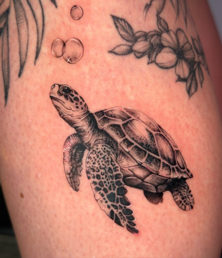 Hình Xăm Mệnh Thủy: Bí Quyết Thu Hút May Mắn và Tài Lộc 441899406 18225863533272610 6355990621437031370 n