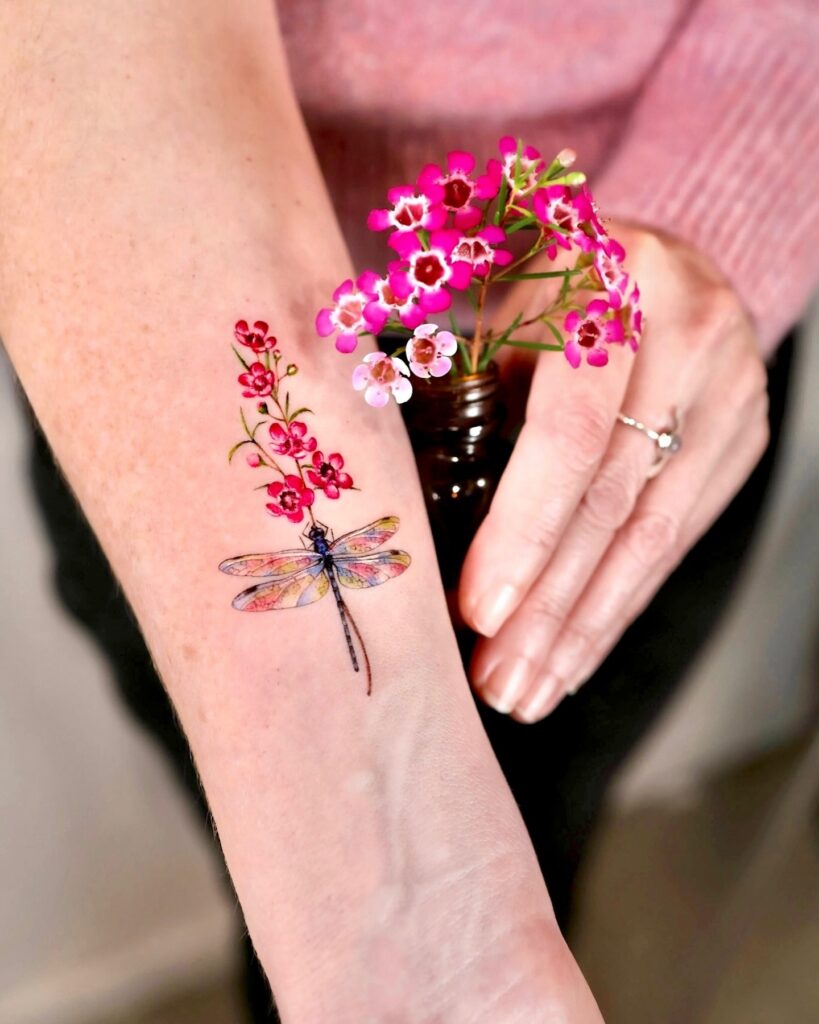 99+ Hình Xăm Bông Hoa Mini Đẹp – Xu Hướng Nghệ Thuật & Ý Nghĩa Sâu Sắc 2025 448306717 1295758158049796 503185891689037220 n