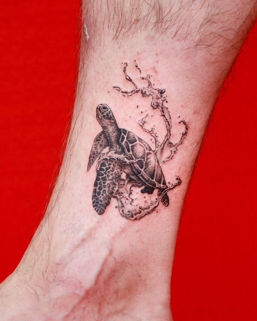 Hình Xăm Mệnh Thủy: Bí Quyết Thu Hút May Mắn và Tài Lộc 449260717 17963346236766101 3232995828772669804 n