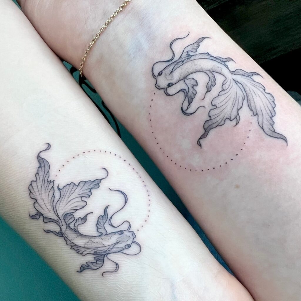 Hình Xăm Mệnh Thủy: Bí Quyết Thu Hút May Mắn và Tài Lộc 466944200 1279250556760358 3781782511547715872 n