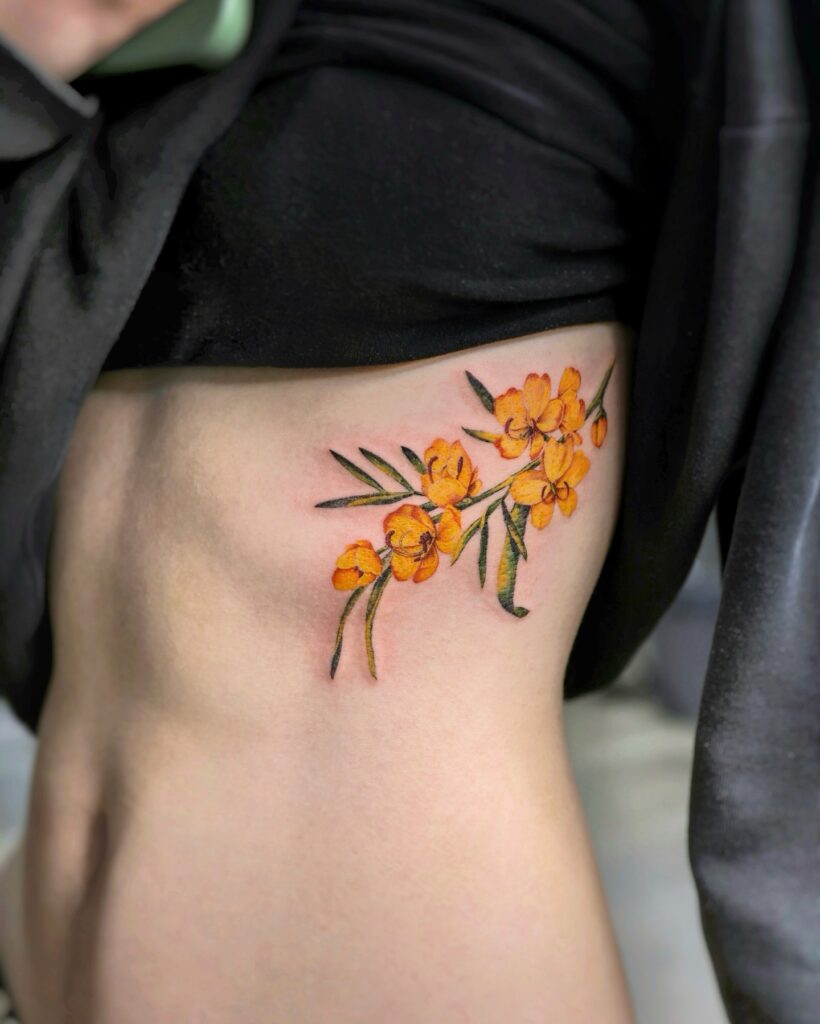 99+ Hình Xăm Bông Hoa Mini Đẹp – Xu Hướng Nghệ Thuật & Ý Nghĩa Sâu Sắc 2025 468135960 3895277254134141 1066611011706720027 n