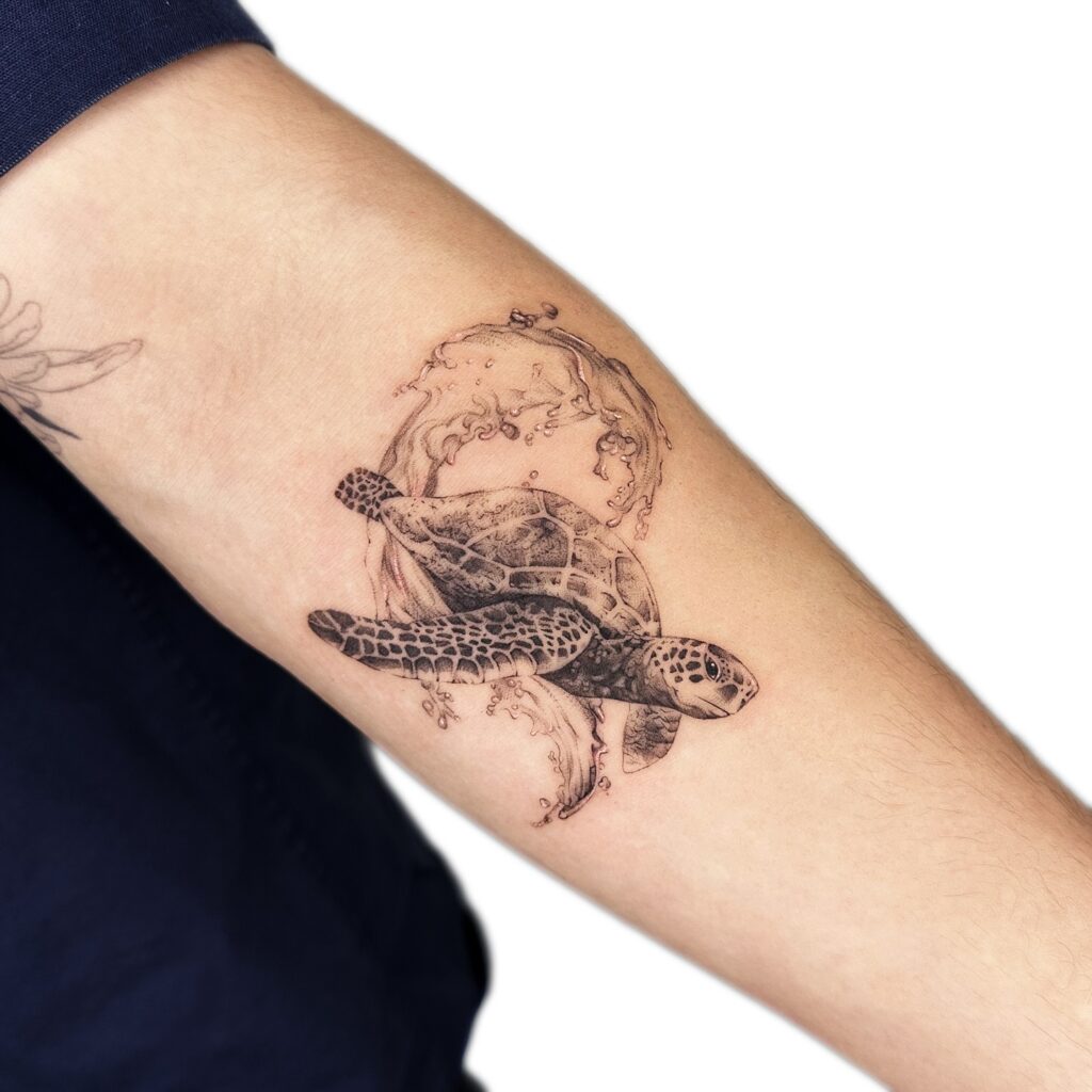 Hình Xăm Mệnh Thủy: Bí Quyết Thu Hút May Mắn và Tài Lộc 469198161 18024604490624477 5827084158990025648 n