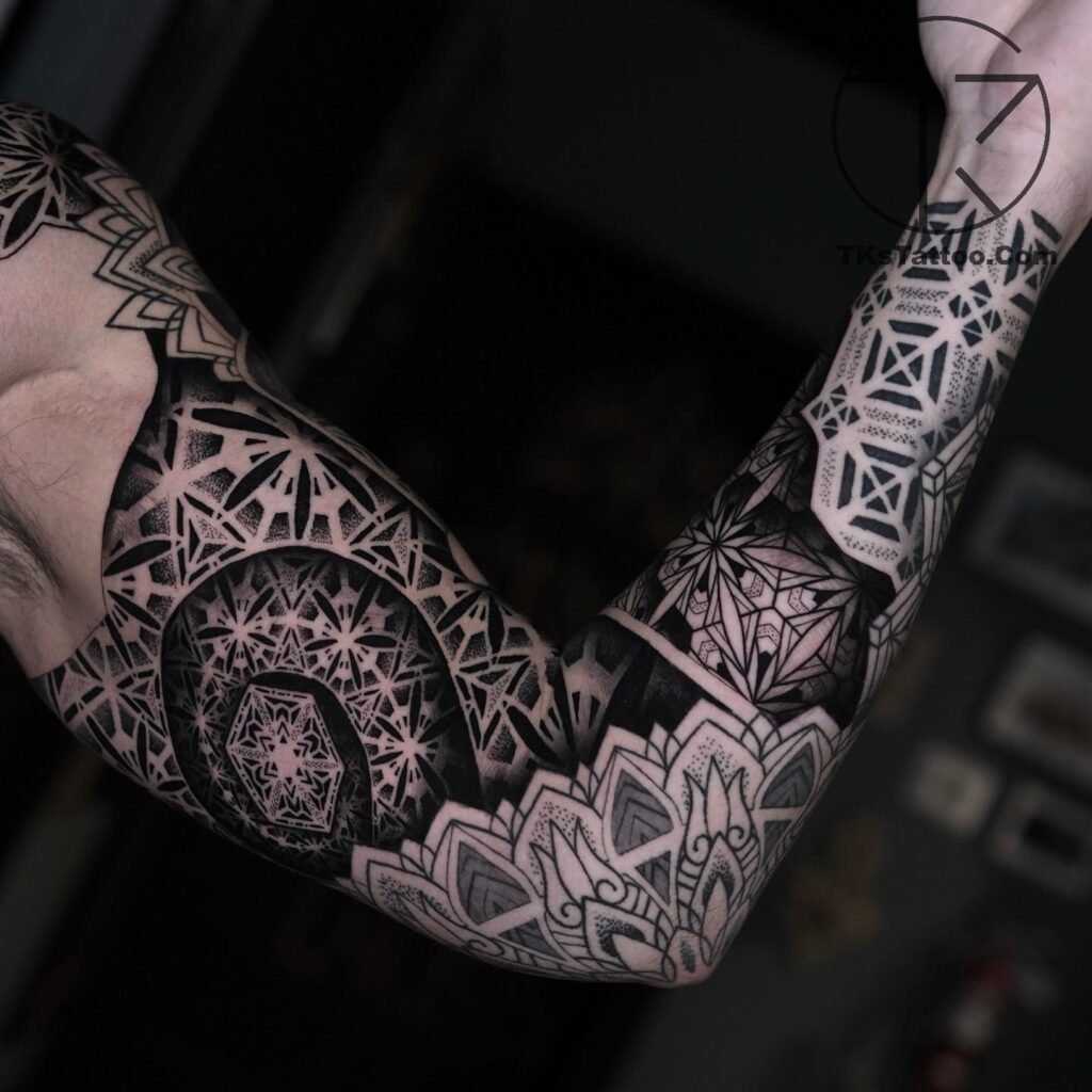 Những Mẫu Hình Xăm Mandala Đẹp & Ấn Tượng 2025 470351138 18474308956002387 9059077301570225608 n