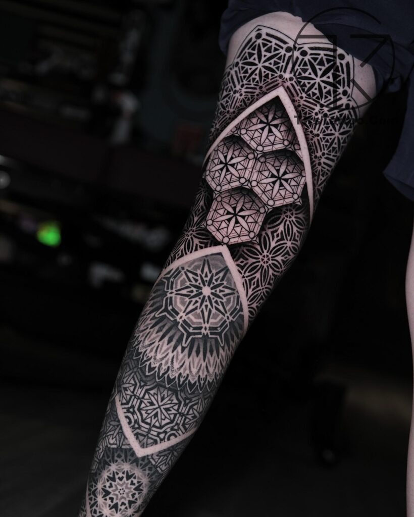 Những Mẫu Hình Xăm Mandala Đẹp & Ấn Tượng 2025 477400058 18485271895002387 7192836348031616761 n