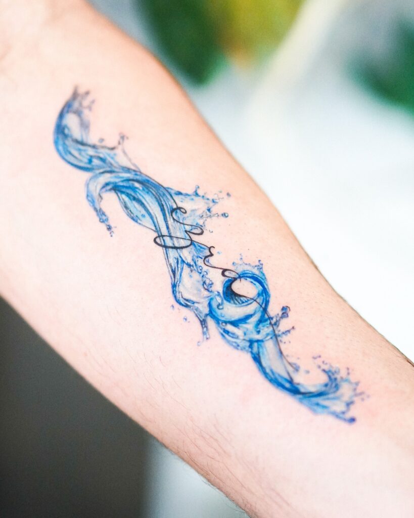 Hình Xăm Mệnh Thủy: Bí Quyết Thu Hút May Mắn và Tài Lộc 479497867 18295682908300026 2001328860177615946 n