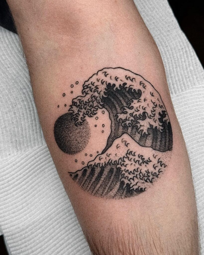 Hình Xăm Mệnh Thủy: Bí Quyết Thu Hút May Mắn và Tài Lộc 481162882 648173137601891 3857642841392378483 n