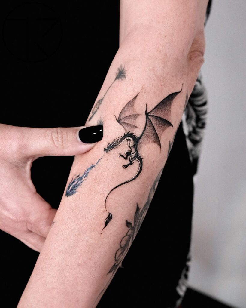 Hình Xăm Mệnh Hoả – Top 99+ Mẫu Hình Xăm Người Mệnh Hoả 468941279 18036344762462164 1915084797232616412 n