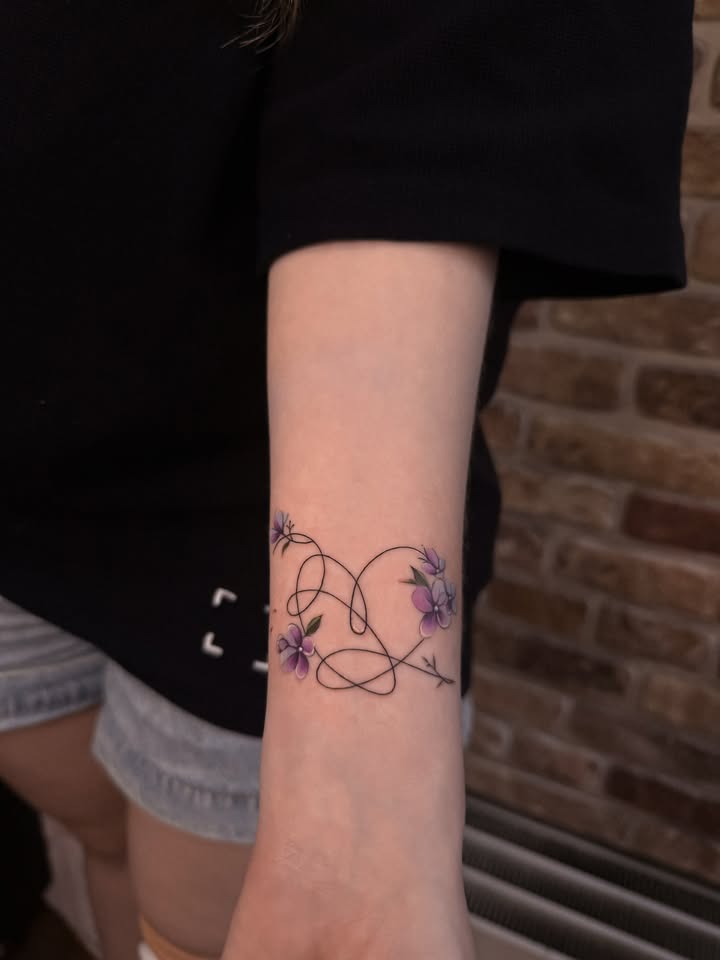 Hình xăm mệnh Mộc – 50+ Mẫu hình xăm phong thủy giúp cân bằng năng lượng và tăng sự tự tin hinh xam mini menh moc dep