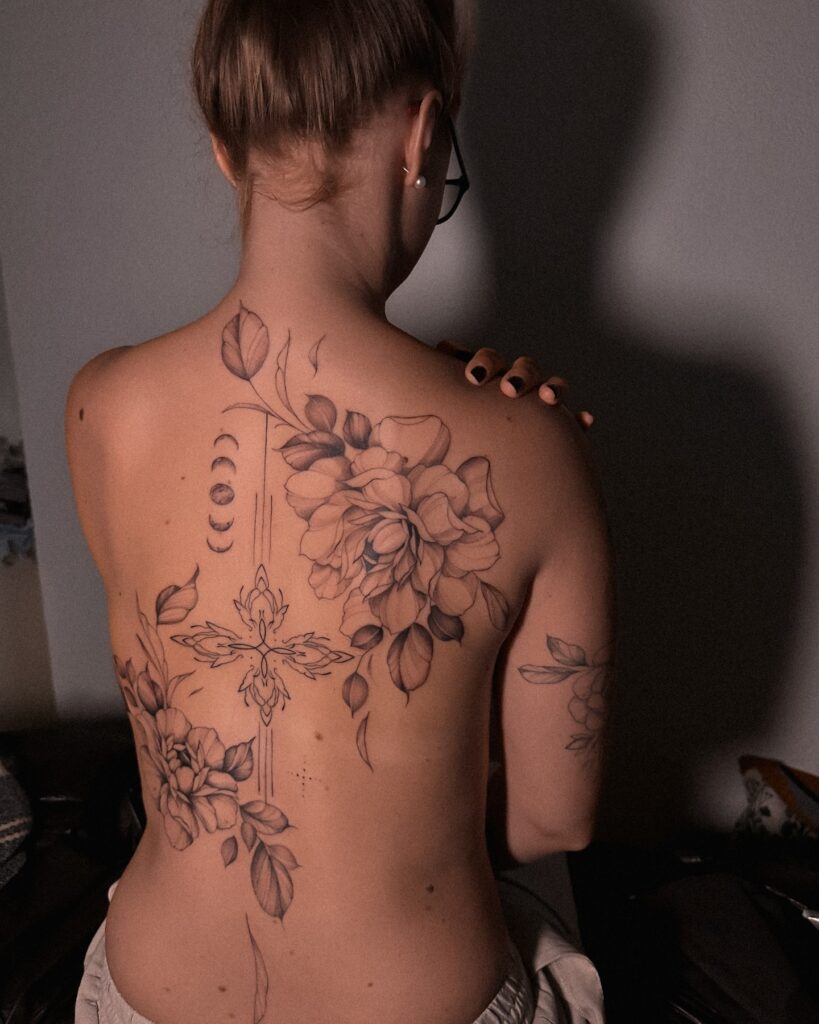 Hình xăm mệnh Mộc – 50+ Mẫu hình xăm phong thủy giúp cân bằng năng lượng và tăng sự tự tin hinh xam net manh o lung